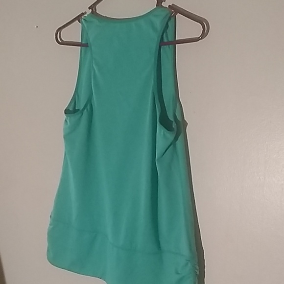 Kirkland Signature Razorback Tank XL - Picture 5 of 5